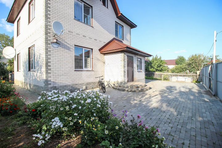 Коттедж 127,9 м² на участке 8,6 сот.