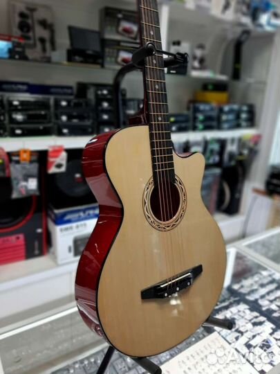 Акустическая гитара