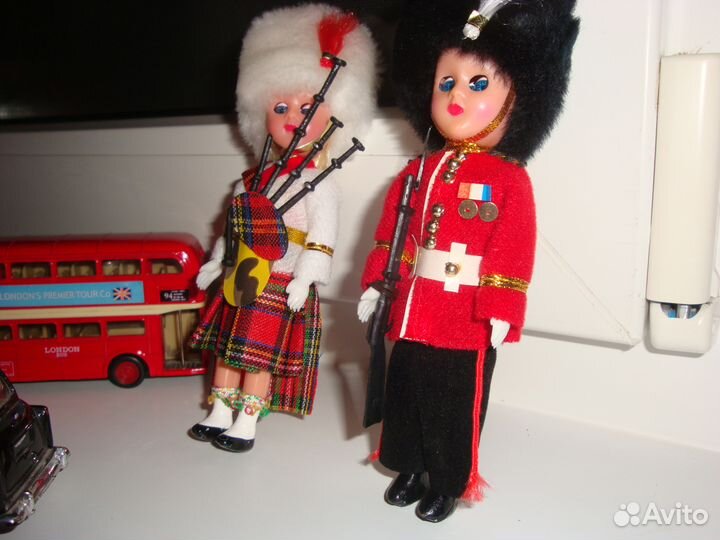 Сувениры фигурки 