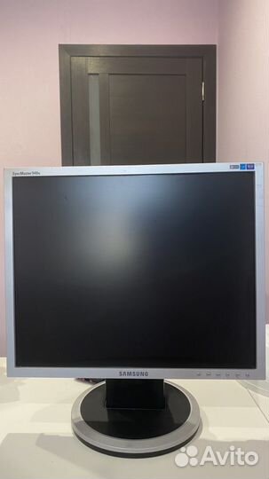 Монитор Samsung