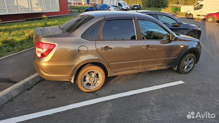 LADA Granta 1.6 МТ, 2022, 50 000 км