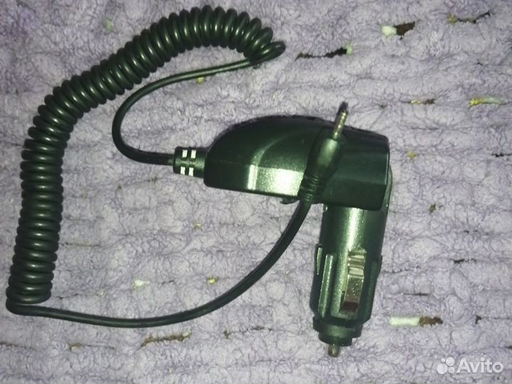 Автомобильное зарядное устройство