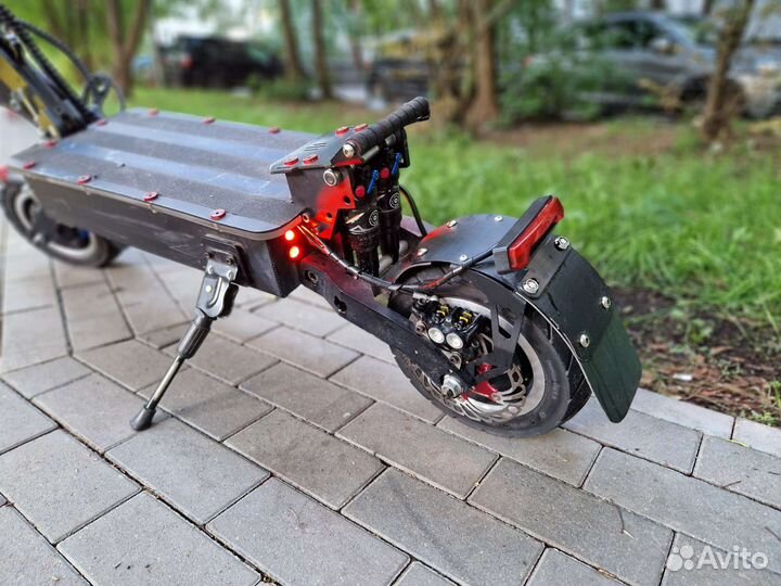 Электросамокат Toursor Bizon