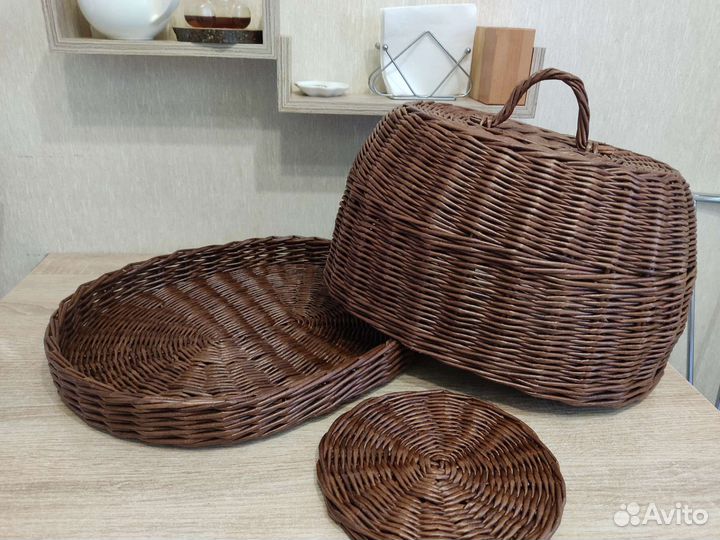 Хлебница-клош плетёная
