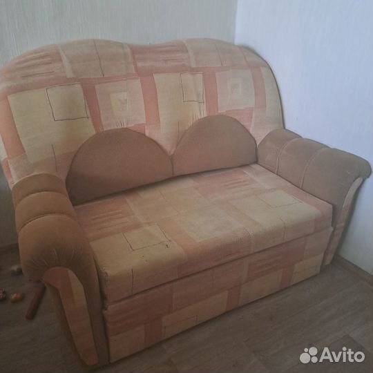 Сросно прода м одноместный диванчик раскладной