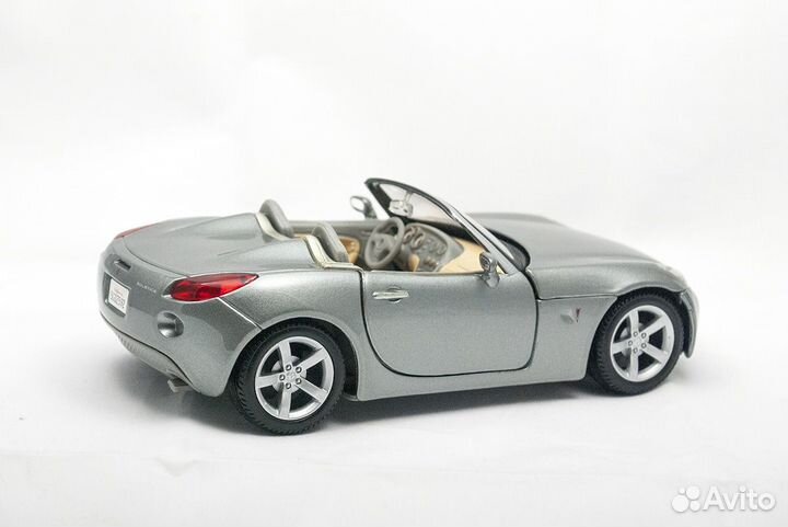 Pontiac Solstice (2006) 1:24 Maisto