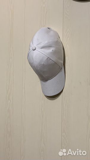 Кепка, шарфы, кольца, солнечные очки