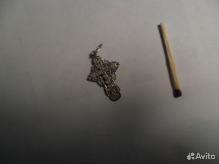 Серебряный крестик