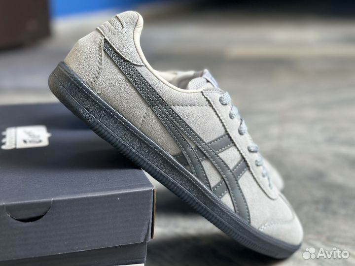 Кроссовки onitsuka tiger 