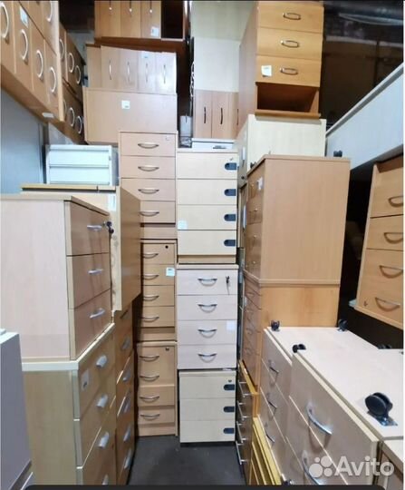 Тумбы выкатные приставные