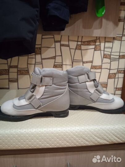 Лыжные ботинки