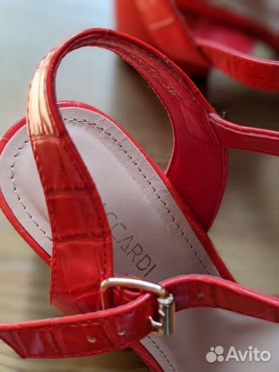 Босоножки новые 36 размер