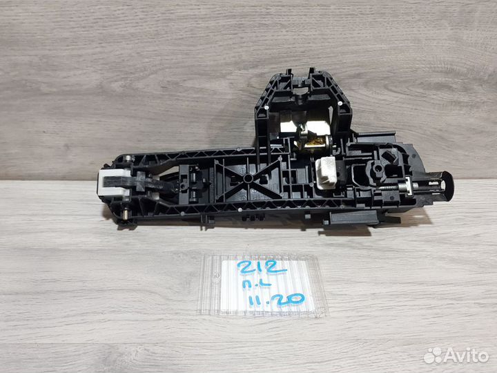 Ручка двери нaружная левая передняя Mercedes E-kla