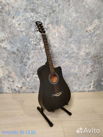 Гитара новая