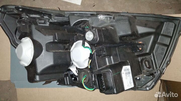 Фара левая Лада Веста после дтп