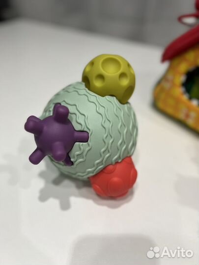 Пакет фирменных игрушек для малыша