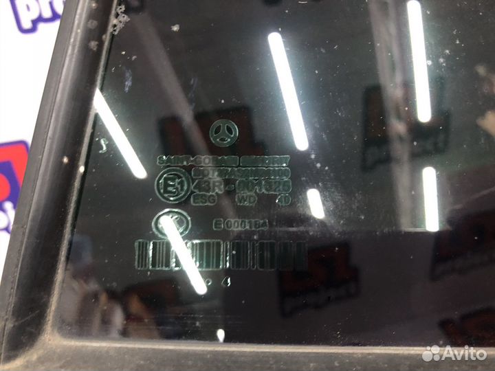 Форточка левая на Mercedes w211 E-Class