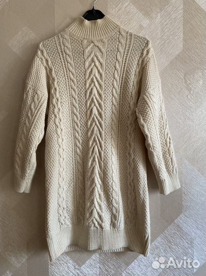 Плтаье Bershka