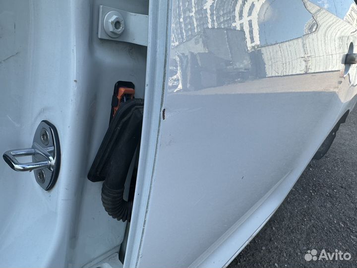 Skoda rapid 2017 дверь задняя левая Оригинал