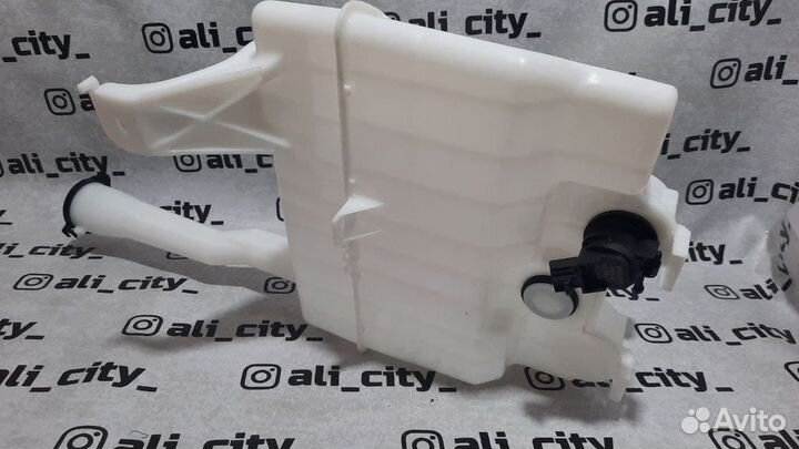 Бачок омывателя Камри 50 55 с моторчиком SAT