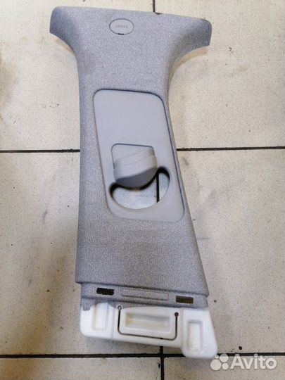 Накладка средней стойки внутренняя передняя левая