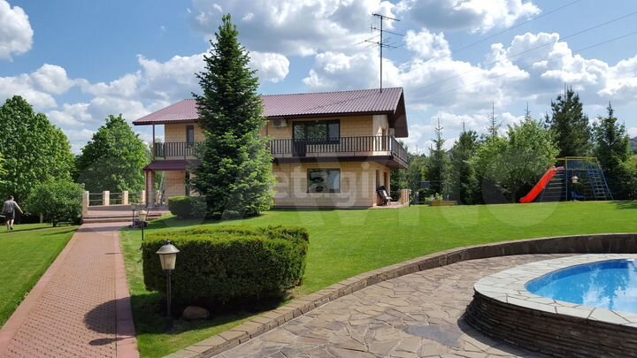 Дом 277,4 м² на участке 15 сот.