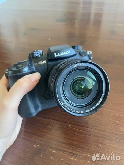 Panasonic Lumix GH5 Body + объектив 12-35mm f/2.8