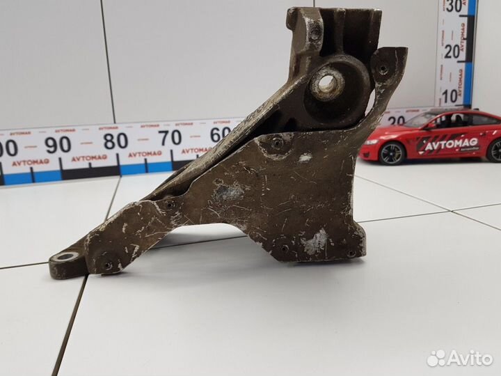 Кронштейн двигателя правый (BMW X5, BMW X6)