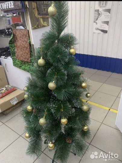 Ёлка с заснеженными кончиками