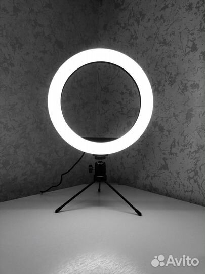 Настольная кольцевая лампа 26см