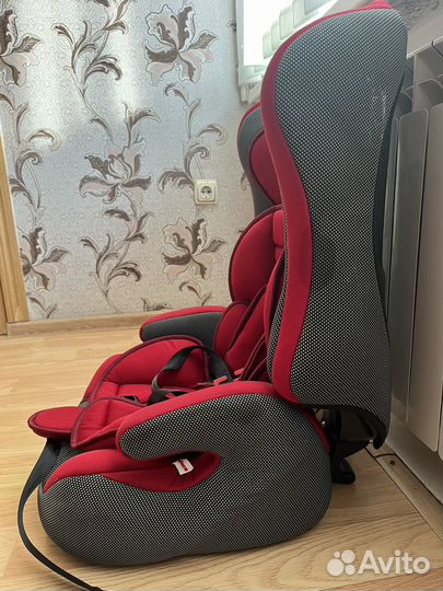 Автомобильное детское кресло
