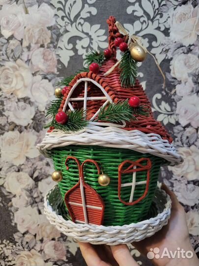 Домик-шкатулка из бумажной лозы