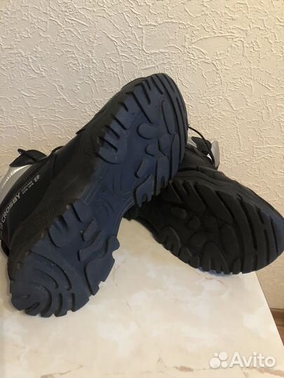 Кроссовки зимние женские crosby разм.39