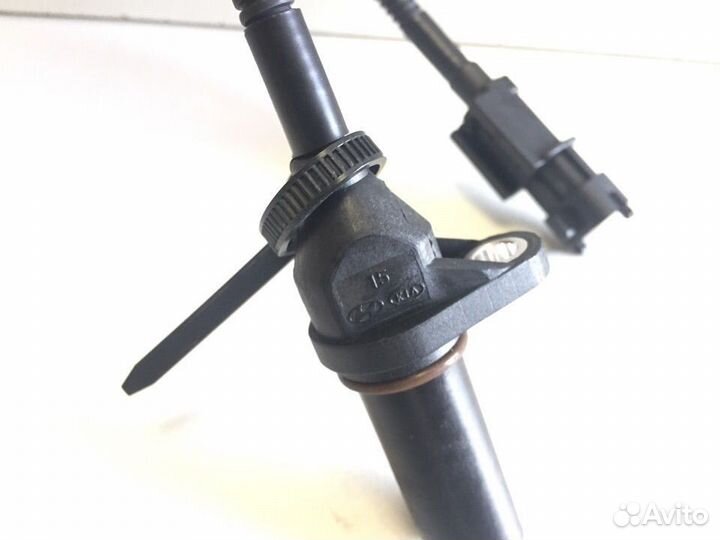 Датчик положения коленвала Kia Sportage 3 2.0