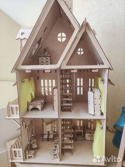 Домик кукольный