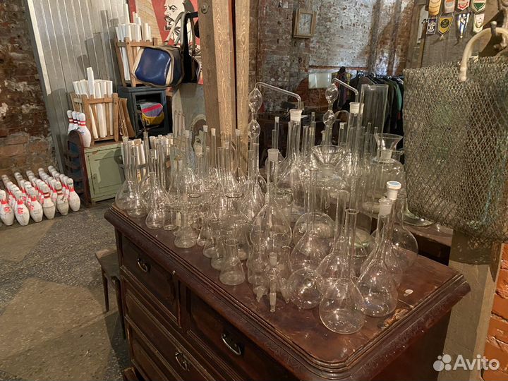 Химическая посуда много