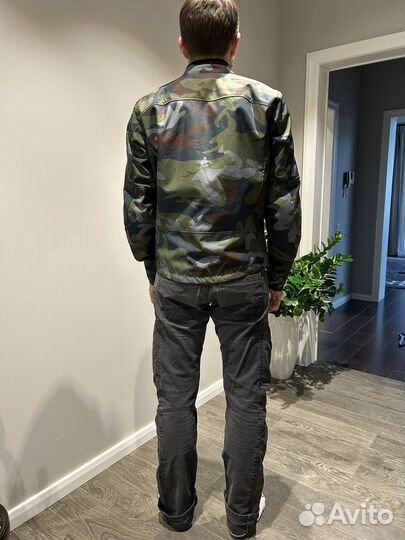 Мотокуртка Revit