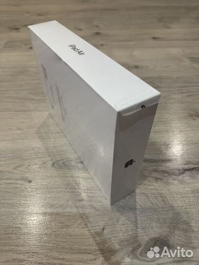 Продам Новый Запечатанный iPad AIR 5 M1