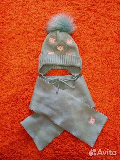 Шапка с ушками и шарфик для девочки