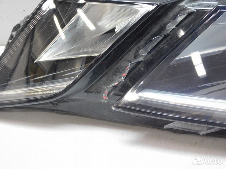 Фара левая Skoda Octavia