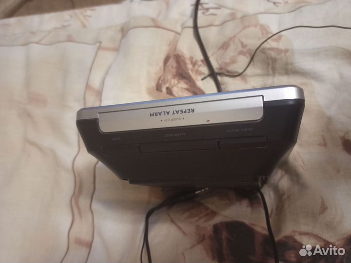 Часы будильник с радио