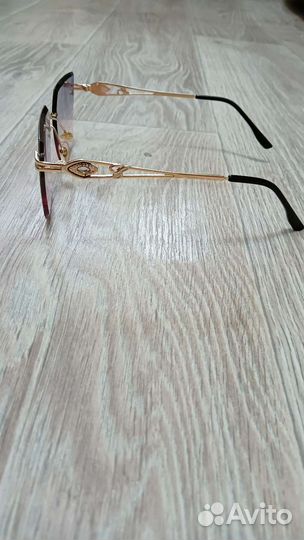 Солнцезащитные очки