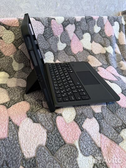 iPad Air 2022 10.9 wi-fi 256gb и чехол-клавиатура