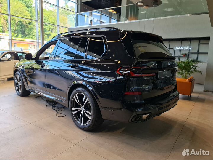 BMW X7 3.0 AT, 2022