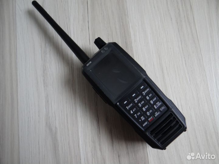 Сканирующий приемник Uniden sdsioo