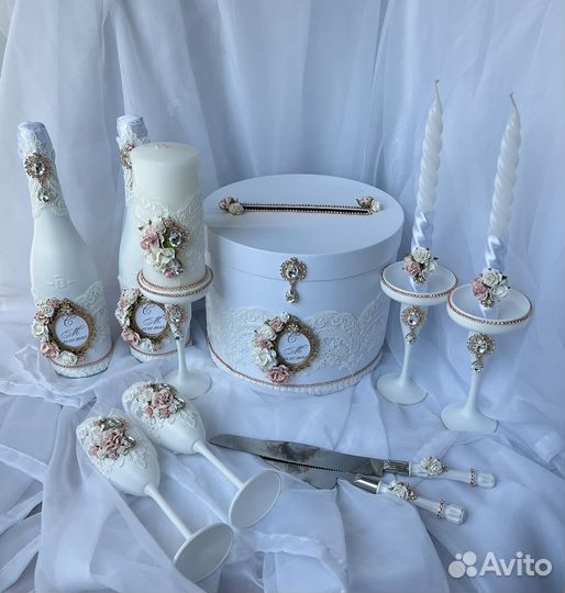 Свадебные бутылки и бокалы