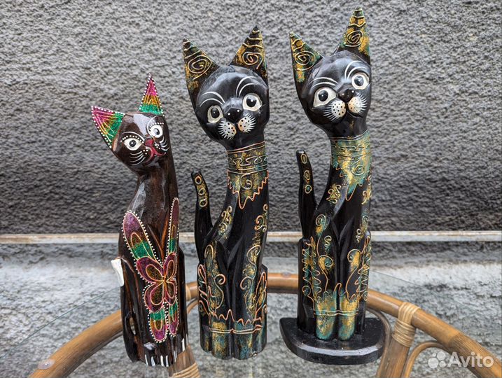 3 кошки