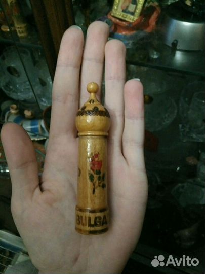 Флаконы с остатками духов (парфюм, духи)