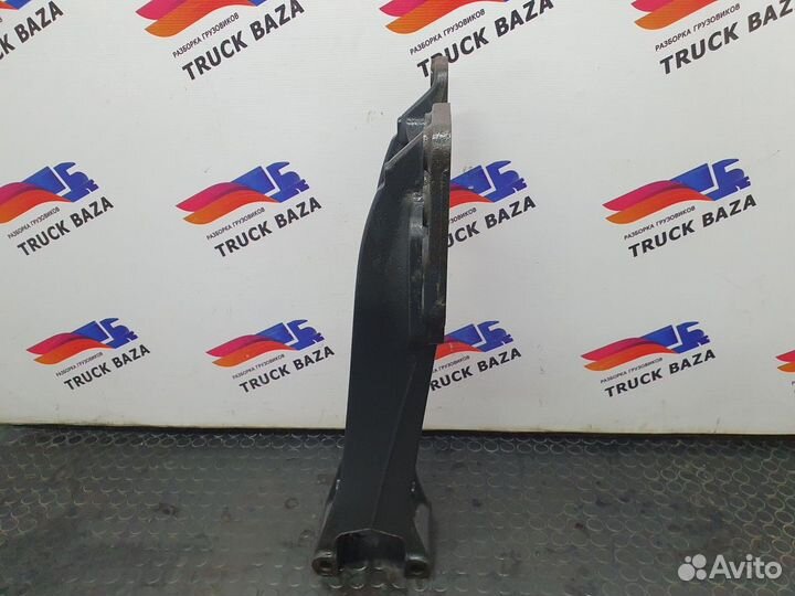 Кронштейн реактивной тяги