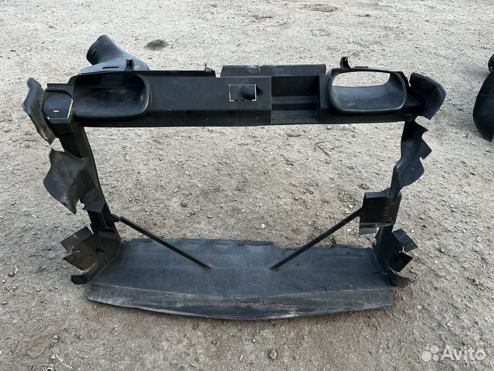 Диффузор кассеты радиаторов W209 CLK500